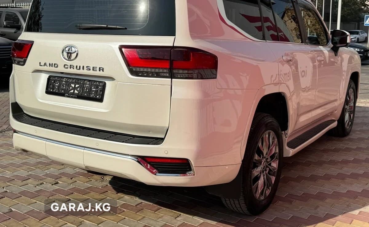 Toyota Land Cruiser 300 2022, Бишкек