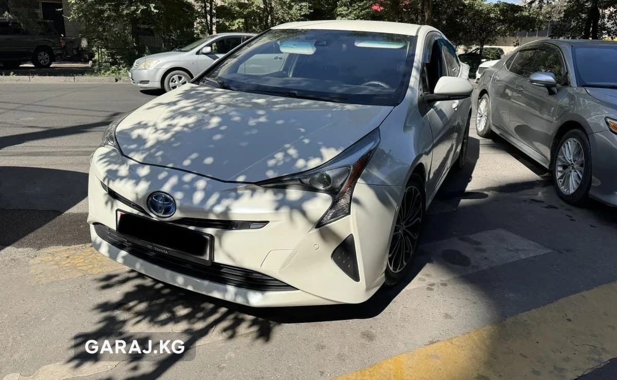 Toyota Prius 2017, Бишкек