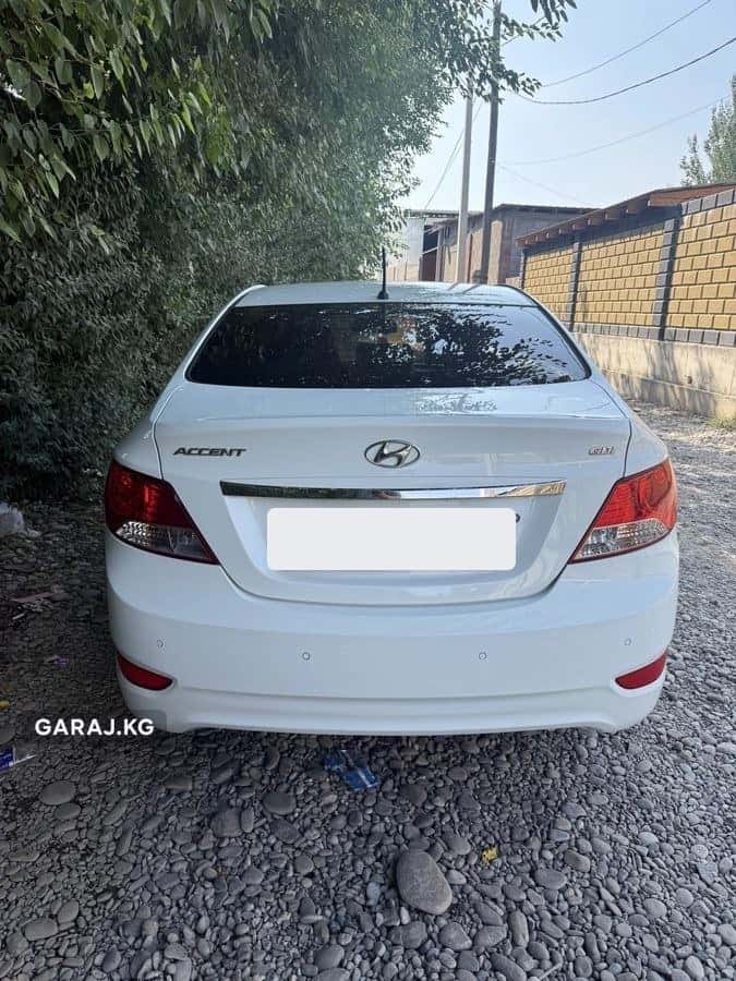 Hyundai Accent 2011, Манас